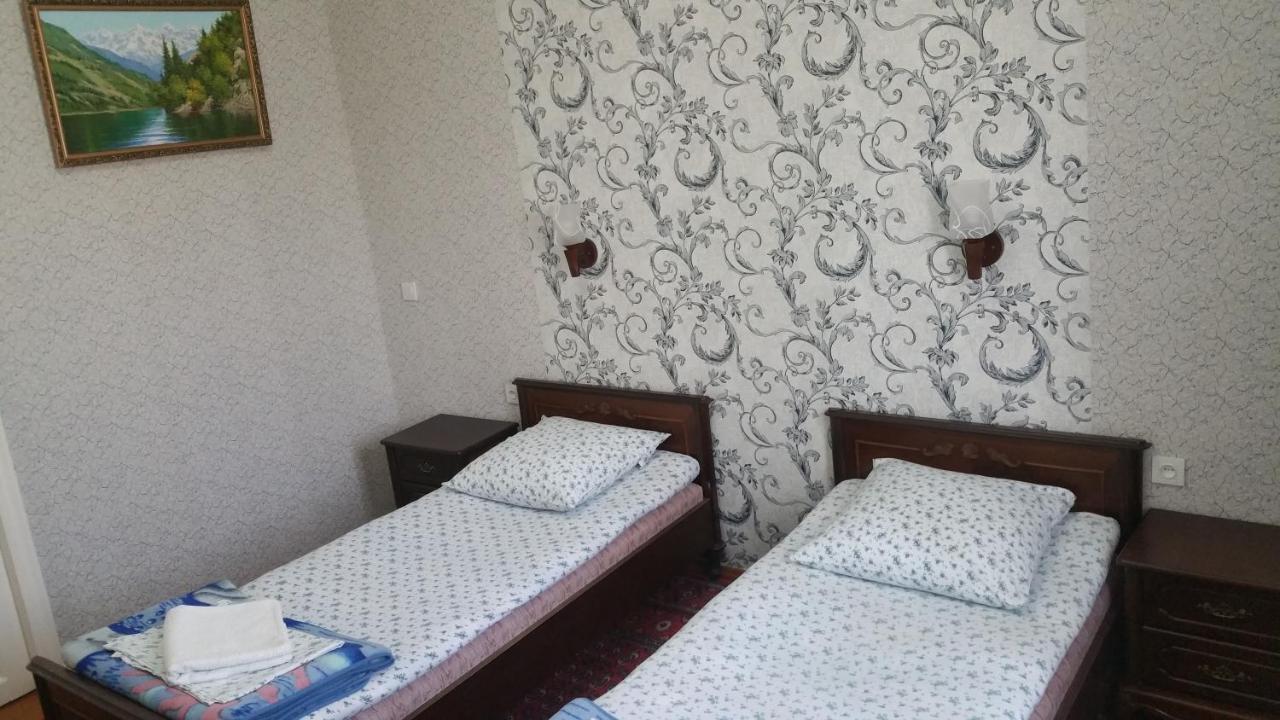 Gulnara Guesthouse Ташкент Екстериор снимка